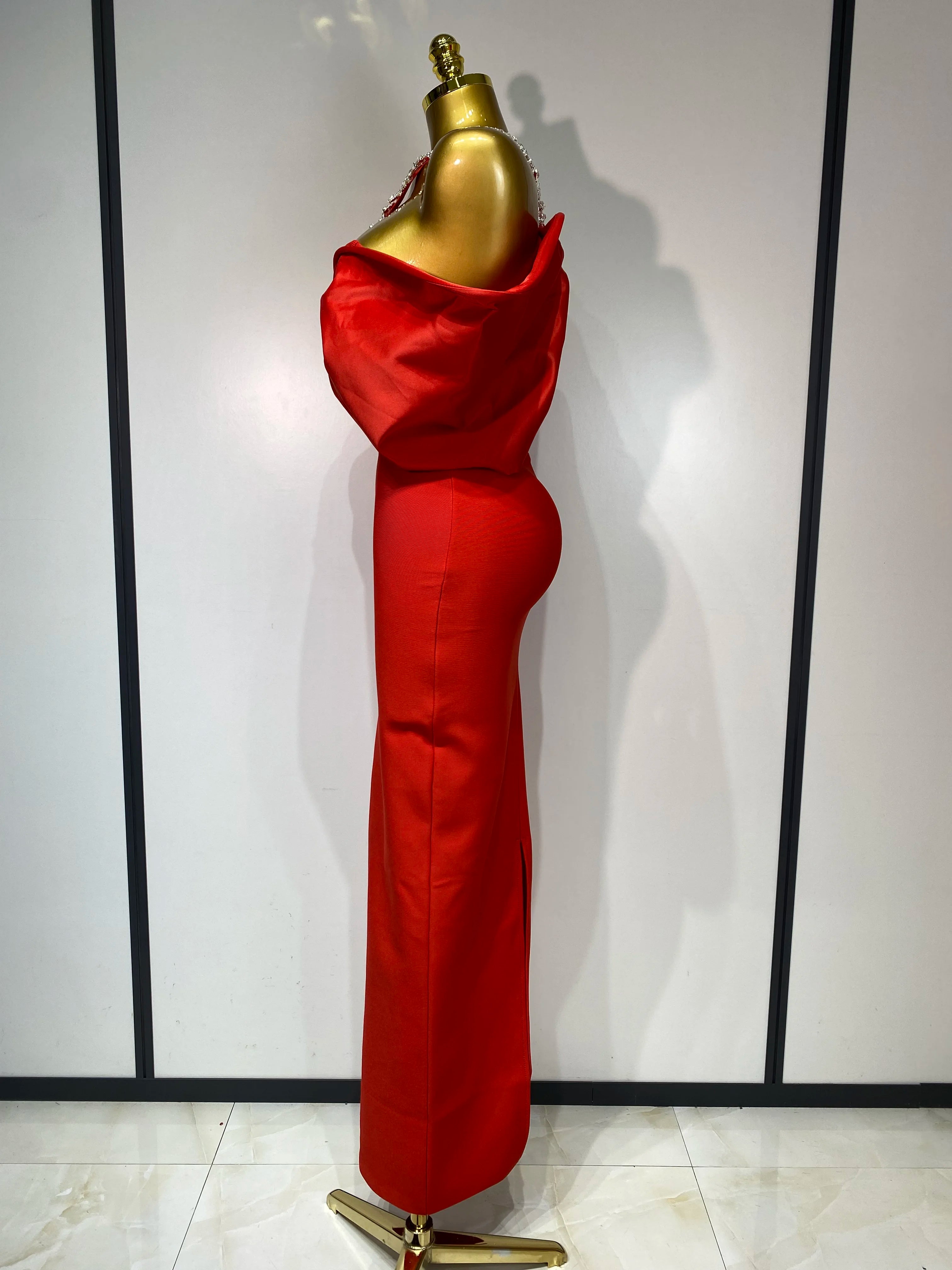 Women Sexy Elegant Halter Off the Shoulder Crystal Bodycon Long Bandage Dress Nightclub Evening Party Luxury Birthday Dress