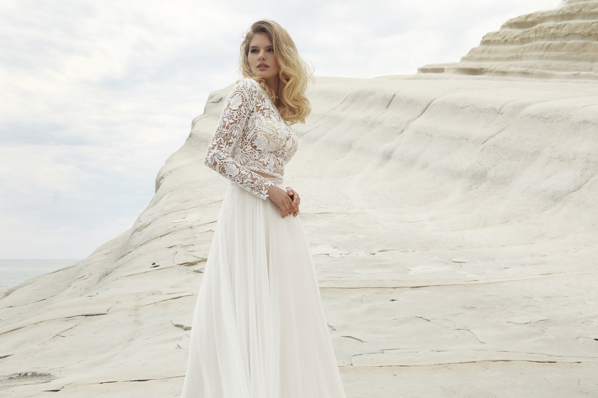 قطعة من Boho Lace Chiffon Beach فستان زفاف العروس بأكمام طويلة O-Neck A-Line Bridal Gown 2 in 1 Women