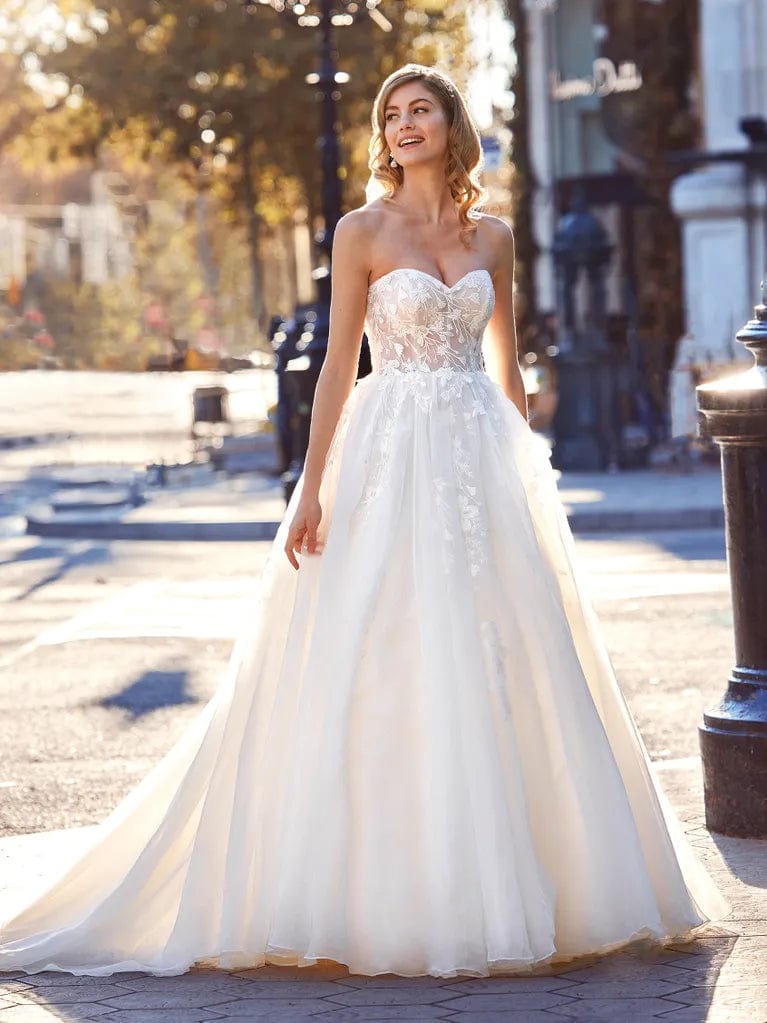 Vestido De novia elegante sin tirantes con apliques De encaje, vestido De novia De tul con escote corazón y espalda descubierta 