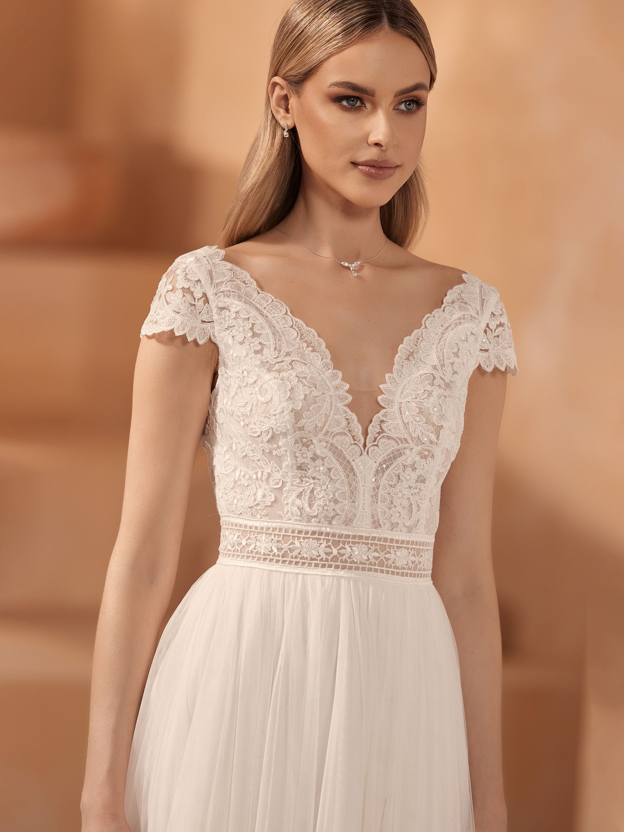 Elegant Fascinating Wedding Dresses Sexy Lace Appliques Beautiful Deep V-neck Short Sleeved High Slit Bridal Gowns