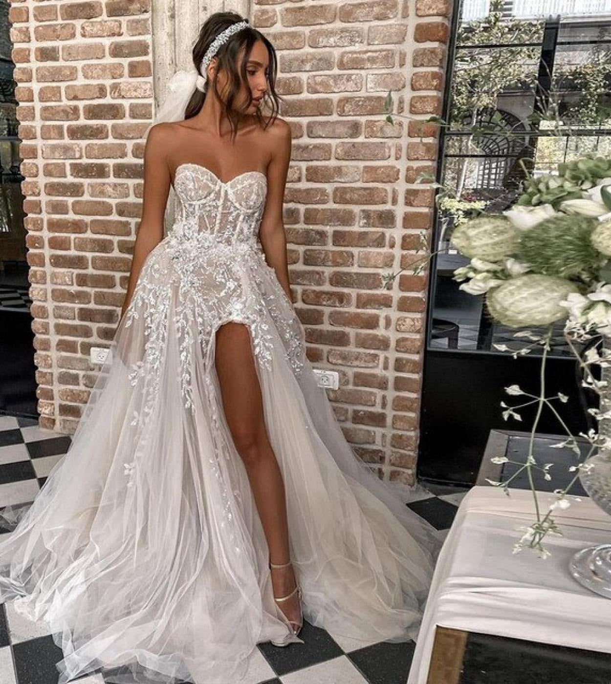 Simple Sexy Beach Wedding Dresses For Bride Elegant Lace Boho Wedding Gowns Strapless Sleeveless High Split Bridal Gown