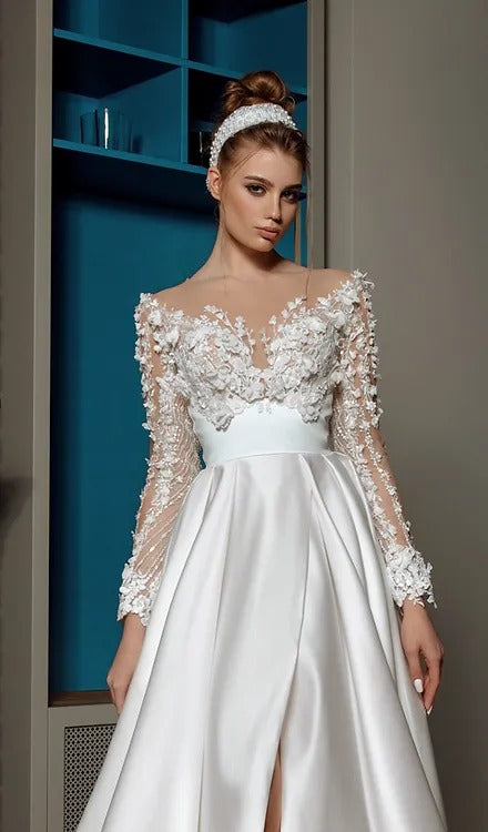 Attractive A-Line Wedding Gown for Bride Slit Illusion Buttons 3D Appliques Beadings Pleated Court Train Robe De Mariee