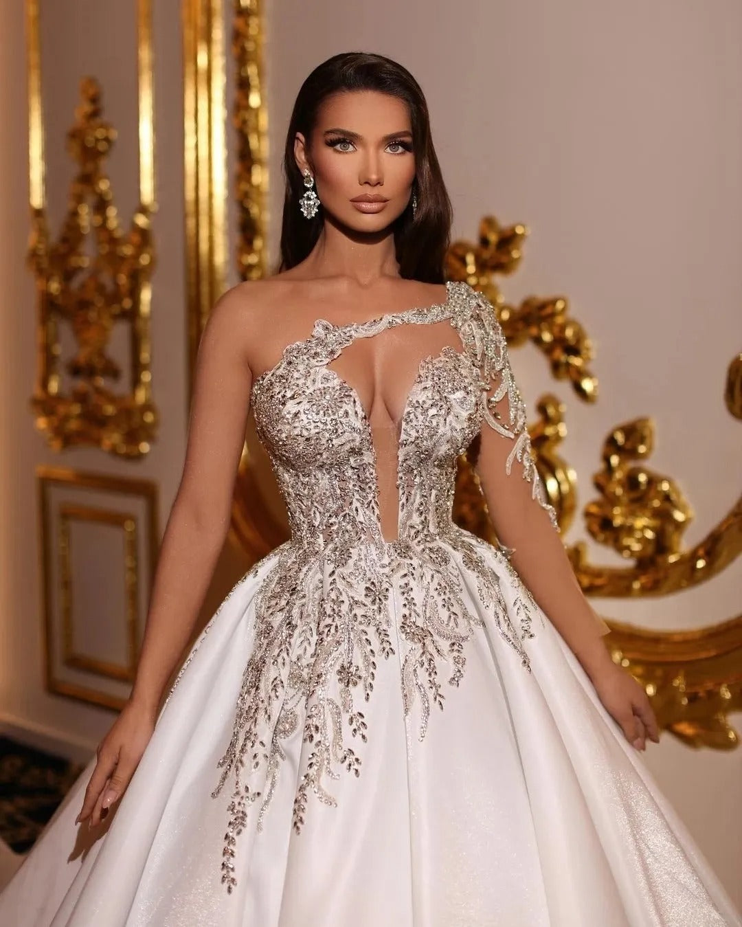 Robe de mariée trapèze avec des appliques exquises, décolleté en V profond, Illusion de bal froncée en Tulle, manches longues, tenue formelle de fête sur la plage 