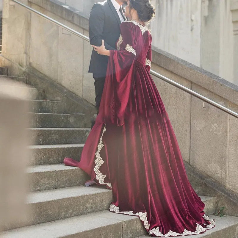 Vestidos de veludo de veludo marroquino Apliques de coração de amor