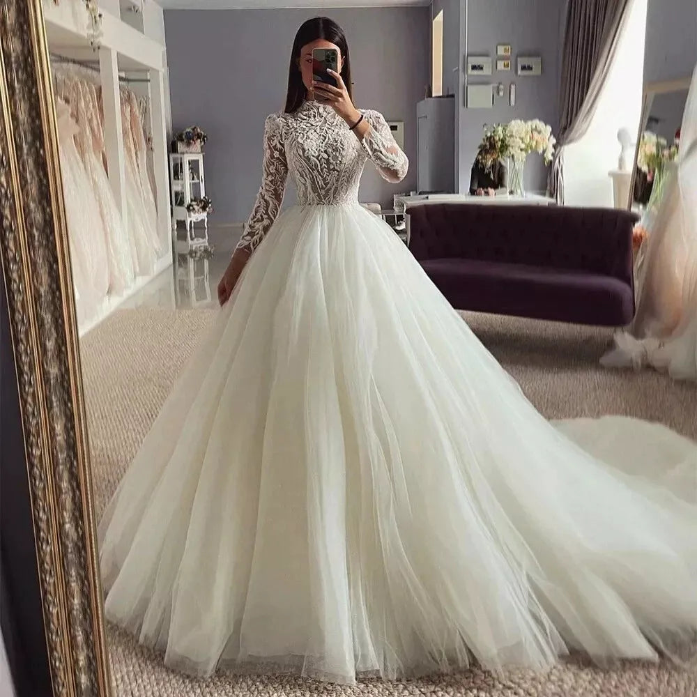 Bellissima sexy collare alto e soffice applique in pizzo di pizzo affascinante abiti da sposa a manica lunga abito da sposa romantico