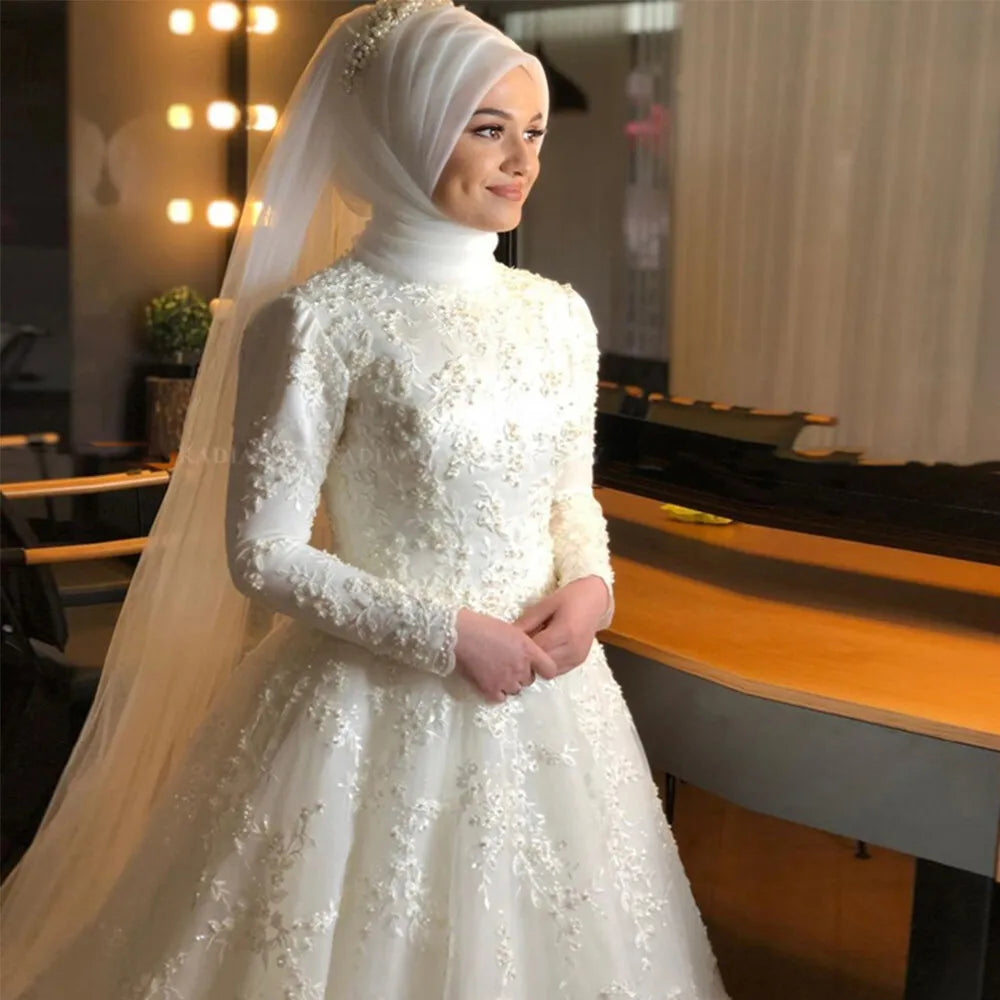 Anmutige Langarmes muslimische Hochzeitskleid hoher Hals -Spitze Brautbraut Kleid Islamische Hijab Arabisch Dubai Kaftan Vestidos de Novia