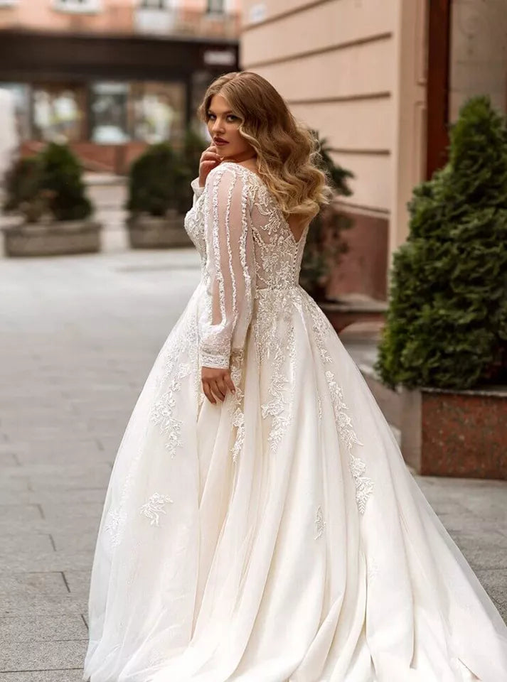 Gorgeous A-line Plus Size Wedding Dresses Tulle Long Sleeve Bridal Gown Sweep Train Oversize Bride Dress Robe de Mariee