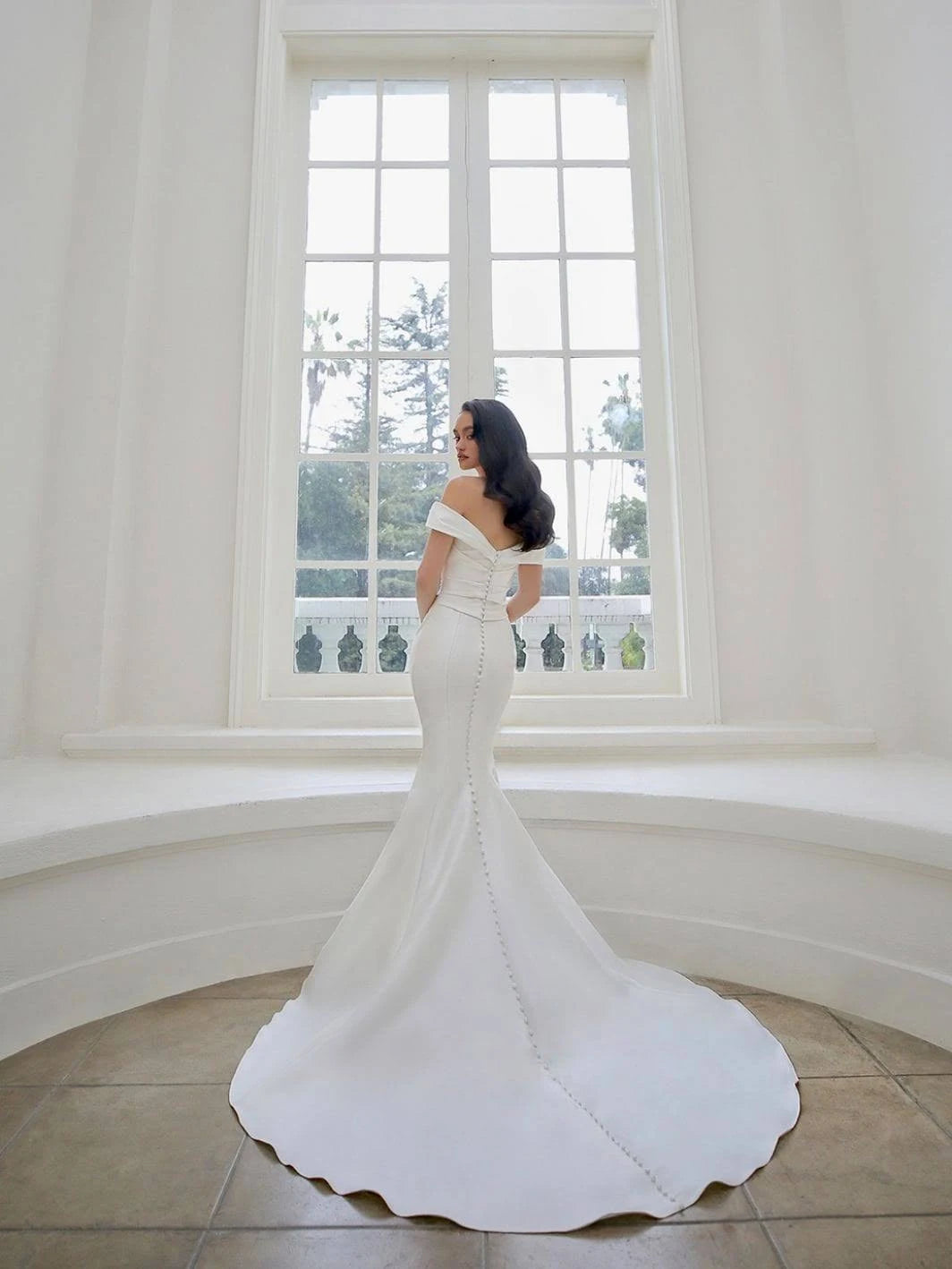 Elegante Brautkleider Frauen von der Schulter -Meerjungfrau Braut Kleiderknopf Hochzeitskleider mit abnehmbarem Zug