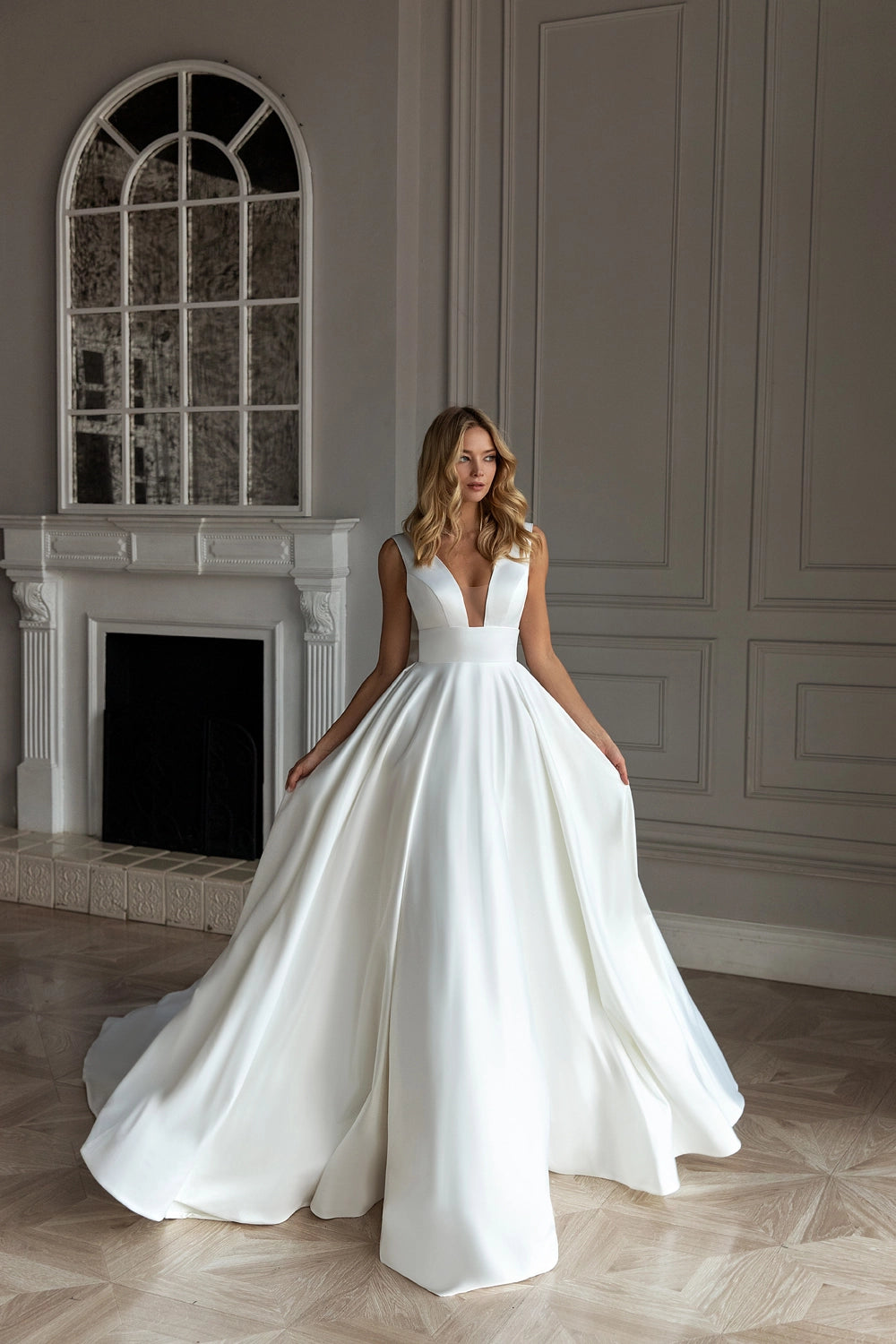 Lorie eine Linie Hochzeitskleid Prinzessin Satin Braut Kleider sexy v Hals Hochzeitsfeierkleider