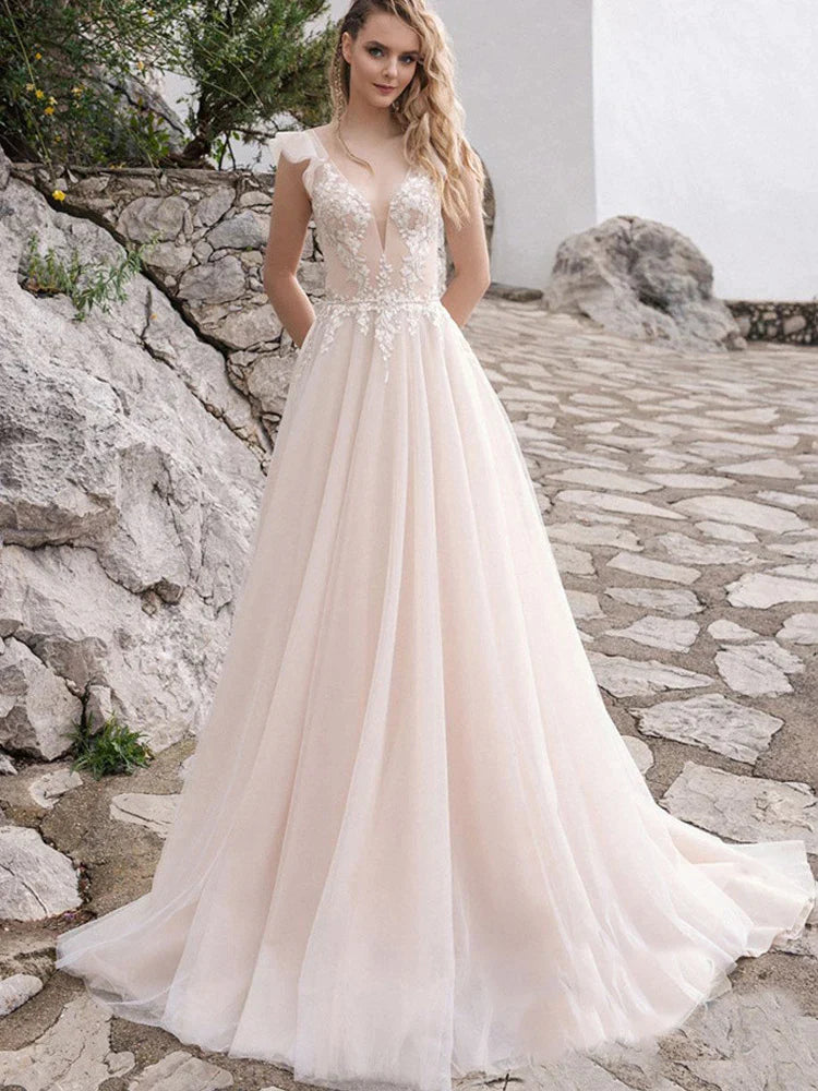 PERFECT Boho V-Neck A-Line Wedding Dresses Charming Sleeveless Open Back Lace Appliques Bridal Gowns Custom Made Robe De Mariée 14W