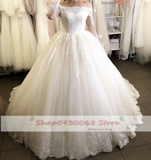New Ball Wedding Dress Boat Neck Full Sleeve Lace Appliques Floor Length Sweep Train Gorgeous Bridal Gown Custom Made