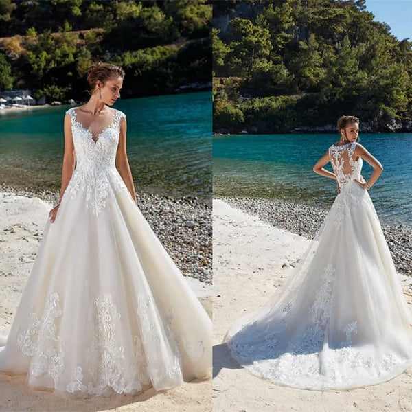 Plus Size Wedding Dress Lace Applique Sleeveless Illusion Beach Wedding Dress Vintage A line Princess Bridal Gowns