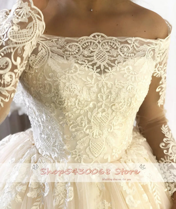 New Ball Wedding Dress Boat Neck Full Sleeve Lace Appliques Floor Length Sweep Train Gorgeous Bridal Gown Custom Made