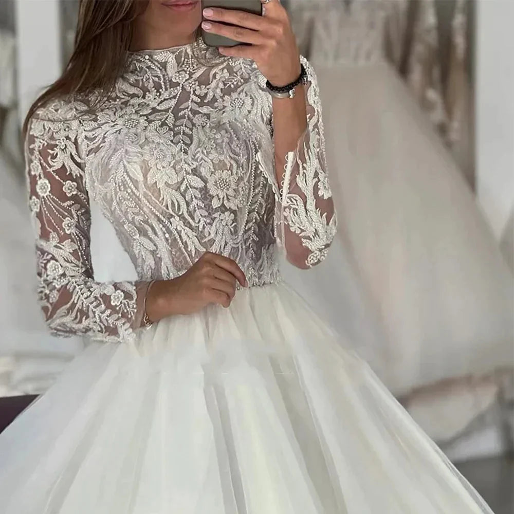 Schöne sexy Hochkragen flauschige Spitzenapplikationen faszinierende Brautkleider Langarm A-Line Romantic Braut Kleid