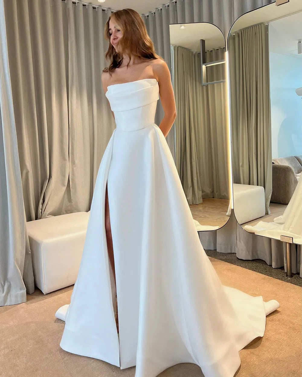 Simple Strapless Satin Wedding Dresses Sexy High Side Slit Backless Bridal Gowns Floor Bride Dress Woman Elegant Bride Gowns 14W