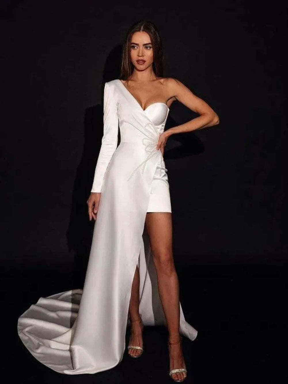 Special luxury Mermaid Short wedding dress Sexy V-neck backless single sleeved beach romantic wedding bridal party dress Picture Color