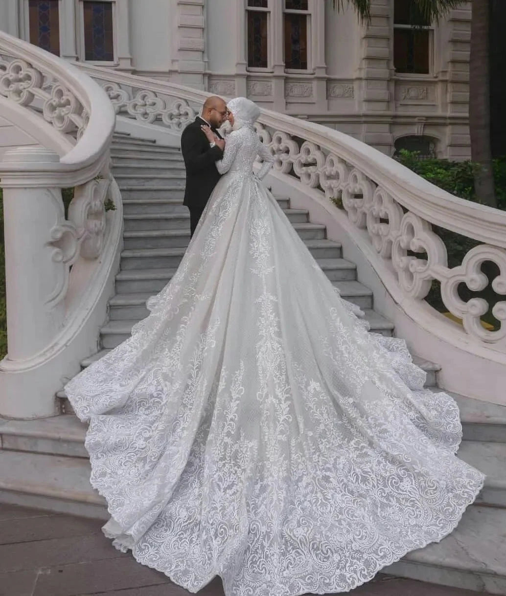 Abito da sposa una linea o maniche lunghe per il collo abiti da sposa in pizzo di lusso vesti di appliques de mariees lussuoso personalizzato