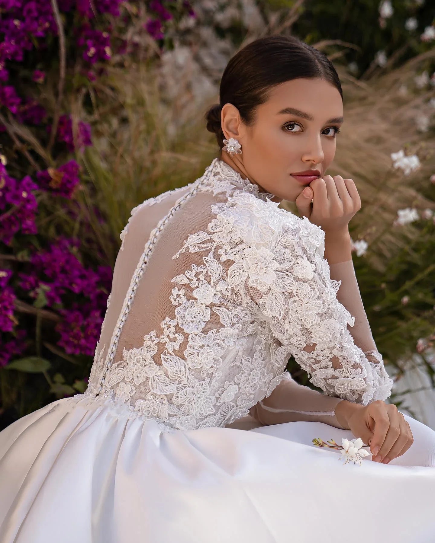 Gorgeous Women's Wedding Dress Lace Appliques Elegant Simple Style Bridal Gowns Full-Length Sleeves Vestidos De Novia