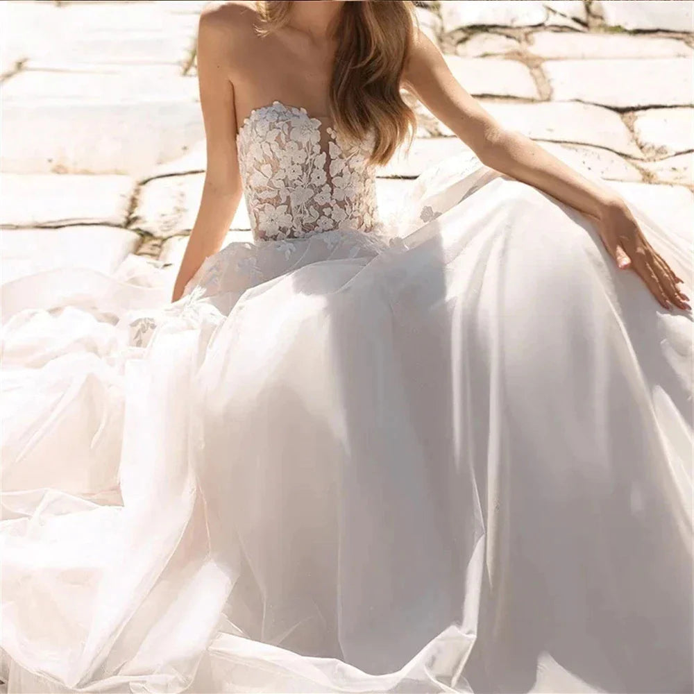 Classic A-Line Wedding Dresses Strapless Sleeveless Bridal Gowns Lace Appliques Exquisite Robes For Bride Vestidos De Novia