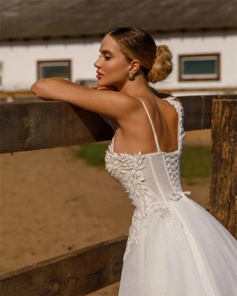Beautiful Beach Wedding Dresses Lace Appliques Mopping Off Shoulder High Split Bridal Gowns Long Sleeves Romantic Backless